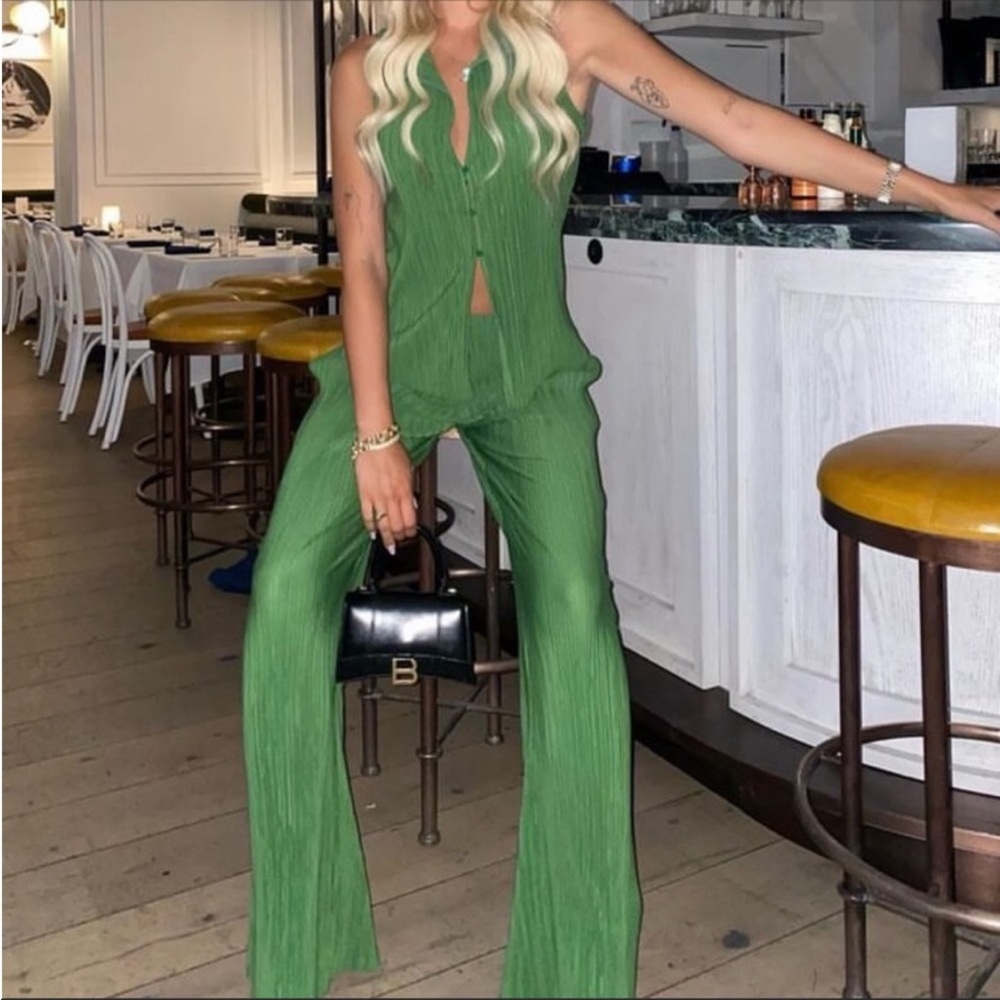 Zara pleated pants set’s sleeveless top💚